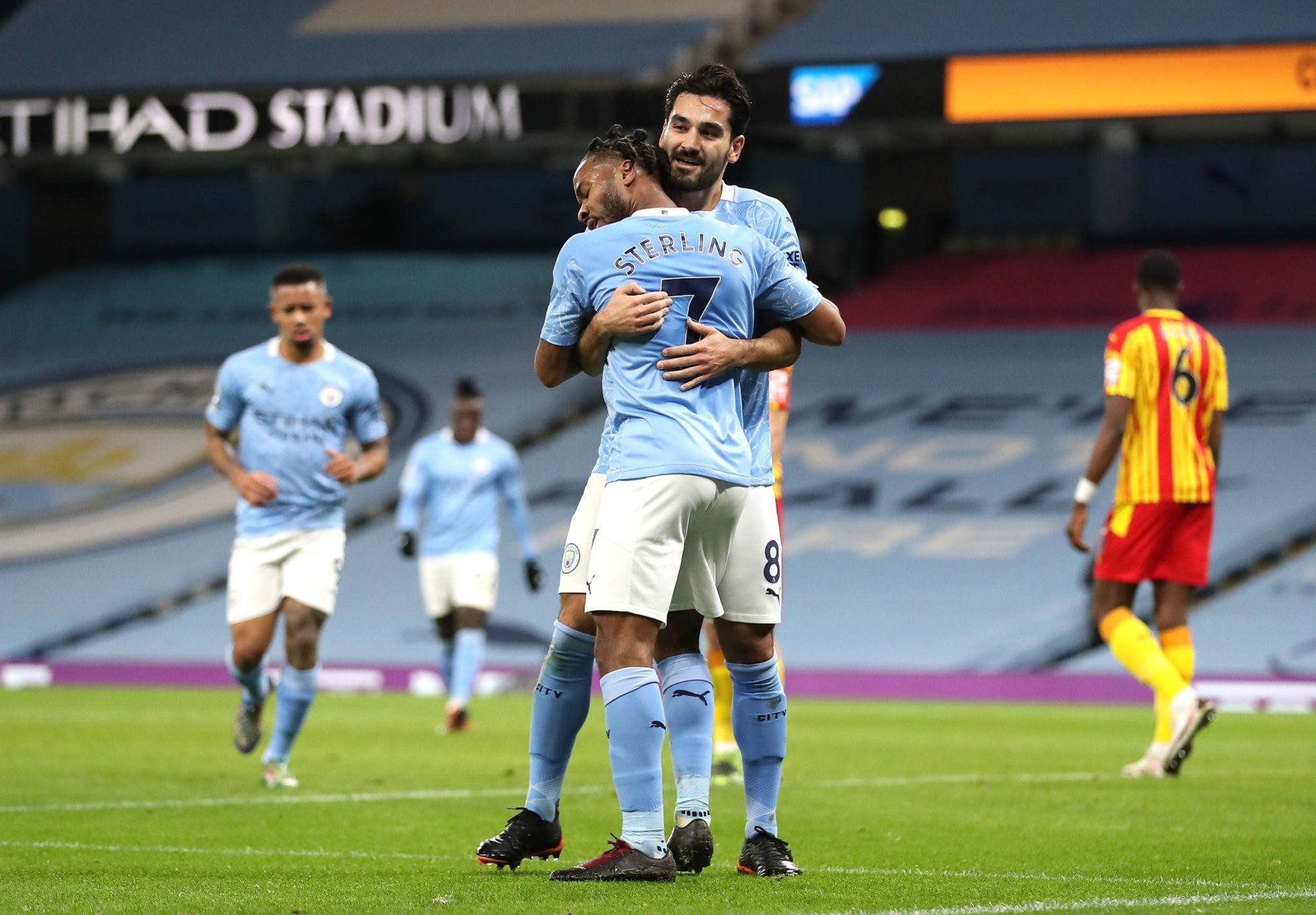 为乌克兰和 为乌克兰和